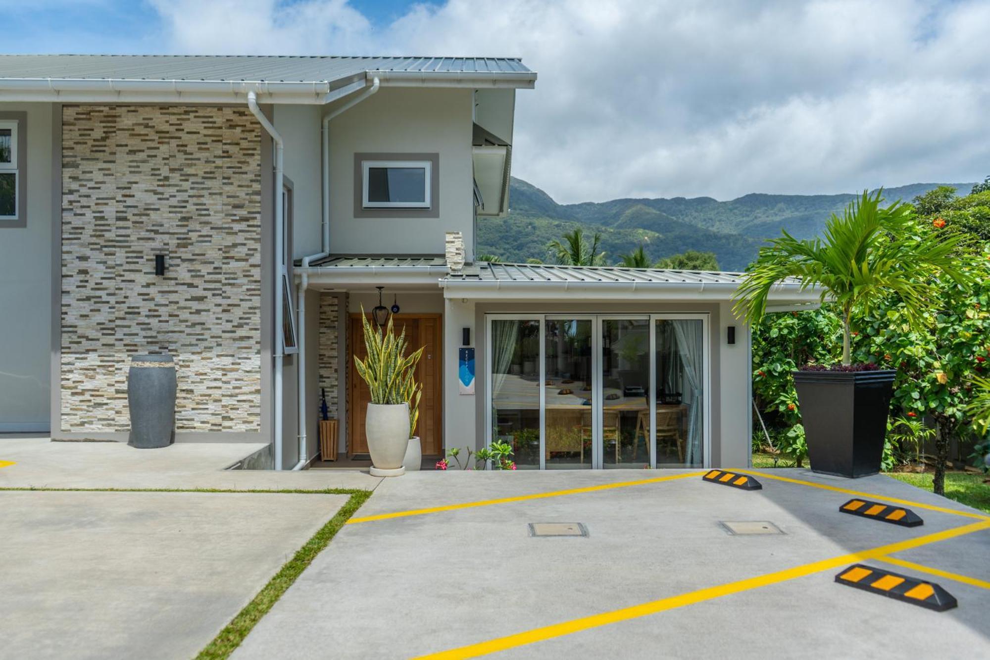 Summer Sand Holiday Apartments Beau Vallon  Exterior foto
